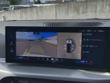 リアビューカメラ、トップビュー+サイドビューカメラ名前の通り車体後方を映し出すカメラと、車両周辺を真上から見た画像を合成して表示するカメラです。もちろんサイドビューカメラも付属します。