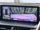 【パノラミックビューモニター】専用のカメラにより、上から見下ろしたような視点で360度クルマの周囲を確認することができます☆死角部分も確認しやすく、狭い場所での切り返しや駐車もスムーズに行えます。