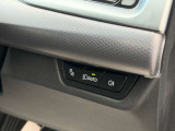 運転中にもオーディオの音量やFMの切り替えなどステアリングでの操作で切り替え可能なため、ステアリングから手を放す必要がない為、運転中でも操作が簡単でございます。