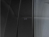 NFCアクセスカードキー/キータグを使用することで、車両のロック/ロック解除と運転が可能になります。