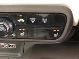 【シートヒーター】スイッチを押せば、座面と背もたれで体を温めてくれます♪