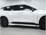 ドレスアップに効果があるモデリスタ製エアロパーツ装着車です。