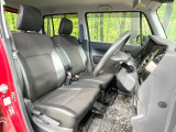 運転席シート廻りは使用感も少なく、良好な状態となっています。前オーナー様が丁寧に使っていたことがよくわかりますね。