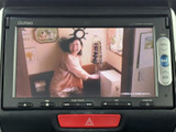 映像を画面に表示できるため、停車中の休憩時間にもテレビ番組などを楽しめます。画面操作で視聴内容を確認でき、待ち時間の過ごし方に選択肢を加えてくれる便利な装備です。