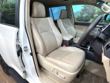運転席シート廻りは使用感も少なく、良好な状態となっています。丁寧に使われていたことがよくわかりますね。
