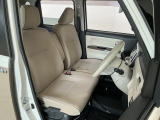【運転席・助手席】内装ルームクリーニング済みです。しっかり綺麗にしていますので、是非、お確かめください。車に自信があるからこそ、是非一度ご来店頂き内外装も見てもらえると幸いです。