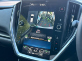 【マルチテレインモニター】車のフロントやサイドのカメラ画像を同時にモニター表示することで、悪路や狭い道を走行時でも周囲の状況確認ができ安心!本格SUVにうれしい装備です♪