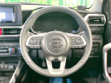【純正革巻きステアリング】上質な革を使用することで、手にしっかり馴染みとても運転しやすいハンドルです♪