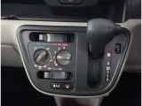 オシャレなインテリアで運転する気分も盛り上がりますよね^^