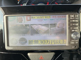 テレビ番組を画面で視聴でき、停車中の待ち時間にも映像を楽しめます。音源や各種項目を選ぶ画面操作も行えるため、使い方に合わせて活用できます。