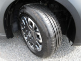 185/65R15インチ純正アルミホイール。