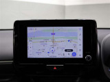 【ディスプレイオーディオ(コネクティッドナビ対応)Plus】通信型のコネクティッドナビに加え車載ナビも搭載しています。コネクティッドナビはご契約を頂くとR11年12月31日まで無料でご利用いただけます