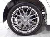アルミホイールは安心のホンダ純正!車のデザインにもマッチしています。