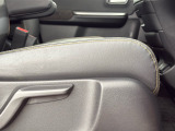 ★運転席ハイトアジャスター★ 運転される方によってシートの高さが調節できます!自分に合ったドライビングポジションで運転がさらに快適に♪