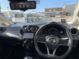 見通しのよいすっきりとした視界で、誰でも運転しやすいです。運転のしやすさは疲れにくさにも繋がりますよ♪