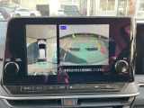 アラウンドビューモニターは車の全周囲をカメラで映しだして障害物や人を確認、周りの状況を確認しながら安全に駐車できる便利な装備になります。