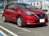 【車検・点検もおまかせください】 お買い上げ頂いたお車の整備も当社工場で行います。ディーラー基準の安心な整備でお客様の車検・点検もサポートします。