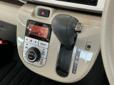 【シフトノブ】手に馴染む形状で快適に操作ができるデザインです♪