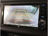 バックガイドモニターで、後方を確認しながら安心して駐車することができます。運転初心者も熟練者も必須の機能ですよ!