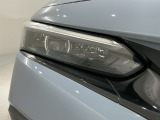 LEDヘッドライトは、点灯の瞬間から最大光量を発揮し、突然暗くなるトンネルなどでの安定感を高めます。