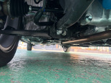 中古車という商品の特性上、下回りのサビやキズはございます。