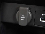 ◆12V電源ソケット◆スマートフォンの充電等にも便利な電源ソケット!使いやすい場所に装備されています。