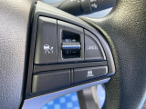 ACC(アダプティブクルーズコントロール)は、ペダル操作なしで設定速度を保ちます。先行車がいる場合には、先行車の車速に合わせ追従します。