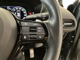ステアリングスイッチ付き。前方から目を離すことなく操作することが可能です。