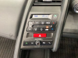 ★オートエアコン★任意に設定して頂いた車内室温を保ってくれます!寒かった暑かったりでわざわざ調整することもなくなりますので、運転に集中出来ます。あると嬉しい機能のひとつです。