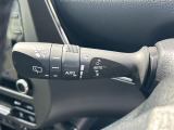 【オートワイパー(AUTO)】雨が降り出した時に、雨滴検出用センサー(レインセンサー)が雨滴を感知すると、自動でワイパーが動作します。