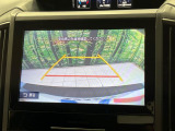 【バックカメラ】駐車時に後方がリアルタイム映像で確認できます。大型商業施設や立体駐車場での駐車時や、夜間のバック時に大活躍!運転スキルに関わらず、今や必須となった装備のひとつです!