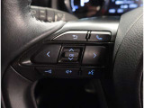 ハンドルから手を放さずに操作出来ますので、安全運転にもつながりますね