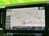 地図情報を画面上で確認でき、現在地や周辺の道路を把握しながら目的地までの道筋を確認できます。慣れない場所へのお出かけでも、道を調べる際に役立つ装備です。