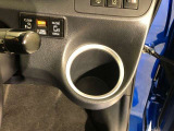 ドリンクホルダーもしっかりとございます!