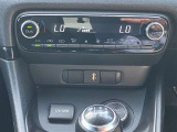 オートエアコンは、気温を設定すれば自動調整。車内をいつでも快適空間にしてくれます♪