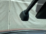別途SDカードの購入が必要です。運転中の映像・音声などを記録して、交通事故やトラブルが起きた時の正確な状況把握に役立つドライブレコーダーが装着されています。