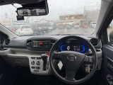 見通しのよいすっきりとした視界で、誰でも運転しやすいです。運転のしやすさは疲れにくさにも繋がりますよ♪