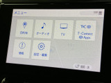 目的地やオーディオ、テレビなどをメニューから選べる画面です。項目がアイコンで整理されており、使いたい機能を見つけやすい構成で、日々の移動を便利にサポートします。