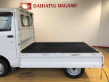 荷台アオリは3方向開き!フラットな荷台で効率よく荷物を積み降ろし出来ます!