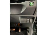 運転席の右下です。ECONボタンやいくつかのスイッチと、ETCの機器があります。