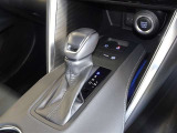 電動パーキングブレーキ・ブレーキホールドを装備してます。ホールド機能は信号待ちが多い一般道で疲労軽減になり、大好評です!