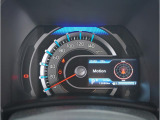 【明るく見やすいメーター】視認性が良く明るく見やすいメーター。運転者にとって見やすいメーターは運転していても疲れないですよね。