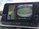 【アラウンドビューモニター】空から見下ろした映像がナビ画面にて確認可能です。駐車もラクラクですよ♪