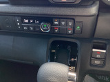 運転席、助手席にシートヒーターを装備(*^_^*)寒い日もポカポカ快適ですよ。