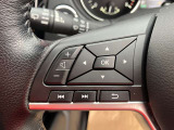 ステアリングスイッチ付きのハンドル!運転に支障をきたすことなくナビ操作が可能です!!
