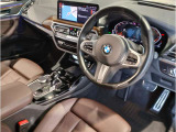 ☆センターパネルを運転席側に僅かに傾けたBMW独特のインパネ☆【駆け抜ける歓び】はここからもスタートしております☆