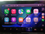 Apple CarPlay、Android Auto 対応。スマホを接続するとタッチスクリーン上でマップ、通話、メッセージ、ミュージックなどのアプリをスマホ同様に操作できるミラースクリーン機能搭載