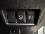 【オートマチックハイビーム】先行車や対向車のライトを認識し、ハイビームとロービームを自動で切り替え、夜道の視界を確保します。