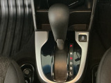 オートマチックシフトレバーは、手になじみ操作しやすい形状で安全運転にもつながります♪