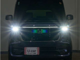 LEDヘッドライト(オートハイビーム機能付)が搭載されており、遠くまで明るく均一に照らし、高速道路等での安心感が向上しております。